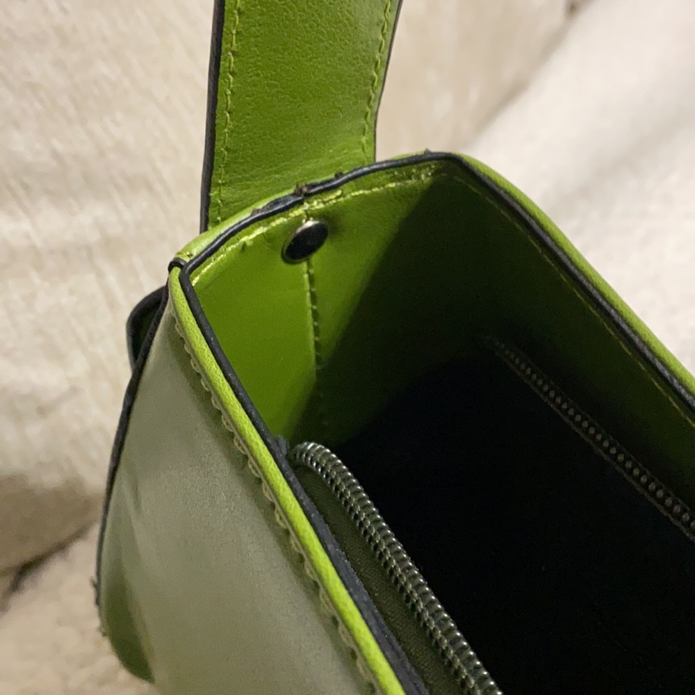 Gucci Shoulder Bag - Picture 9 of 9